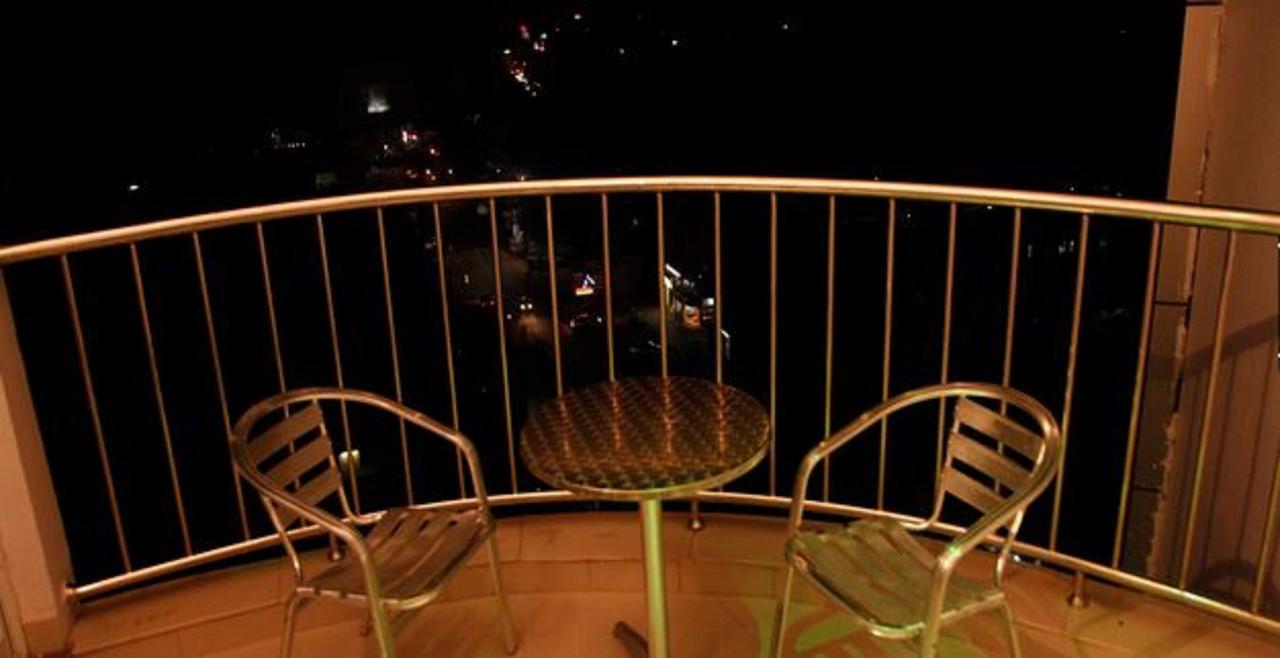 Hotel Hiton Perintalmanna Kültér fotó